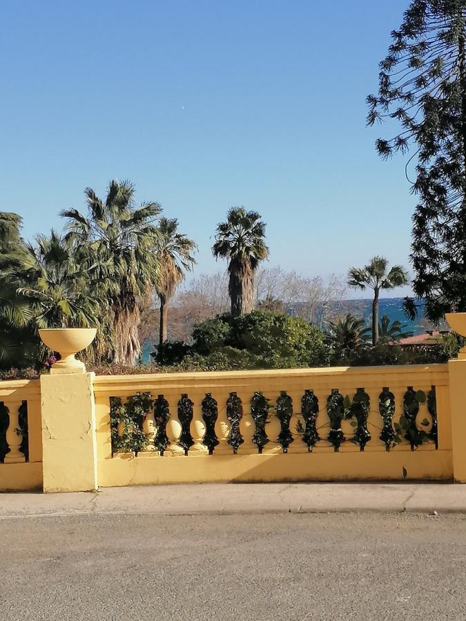 Imperial Palace Bord De Mer 芒通 外观 照片