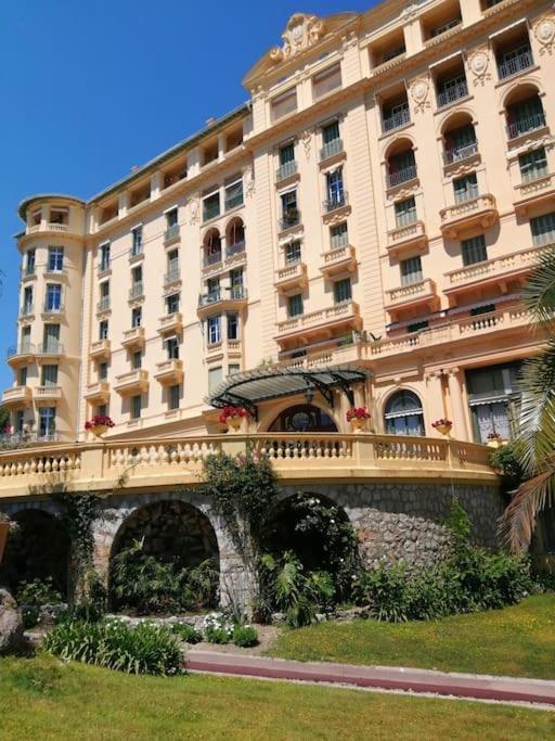 Imperial Palace Bord De Mer 芒通 外观 照片