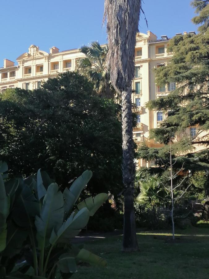 Imperial Palace Bord De Mer 芒通 外观 照片